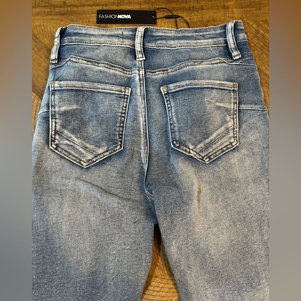 Fashion Nova Gemma Sculpting Stretch Vintage Wash High Waist Flare Jeans NWT - Picture 9 of 13